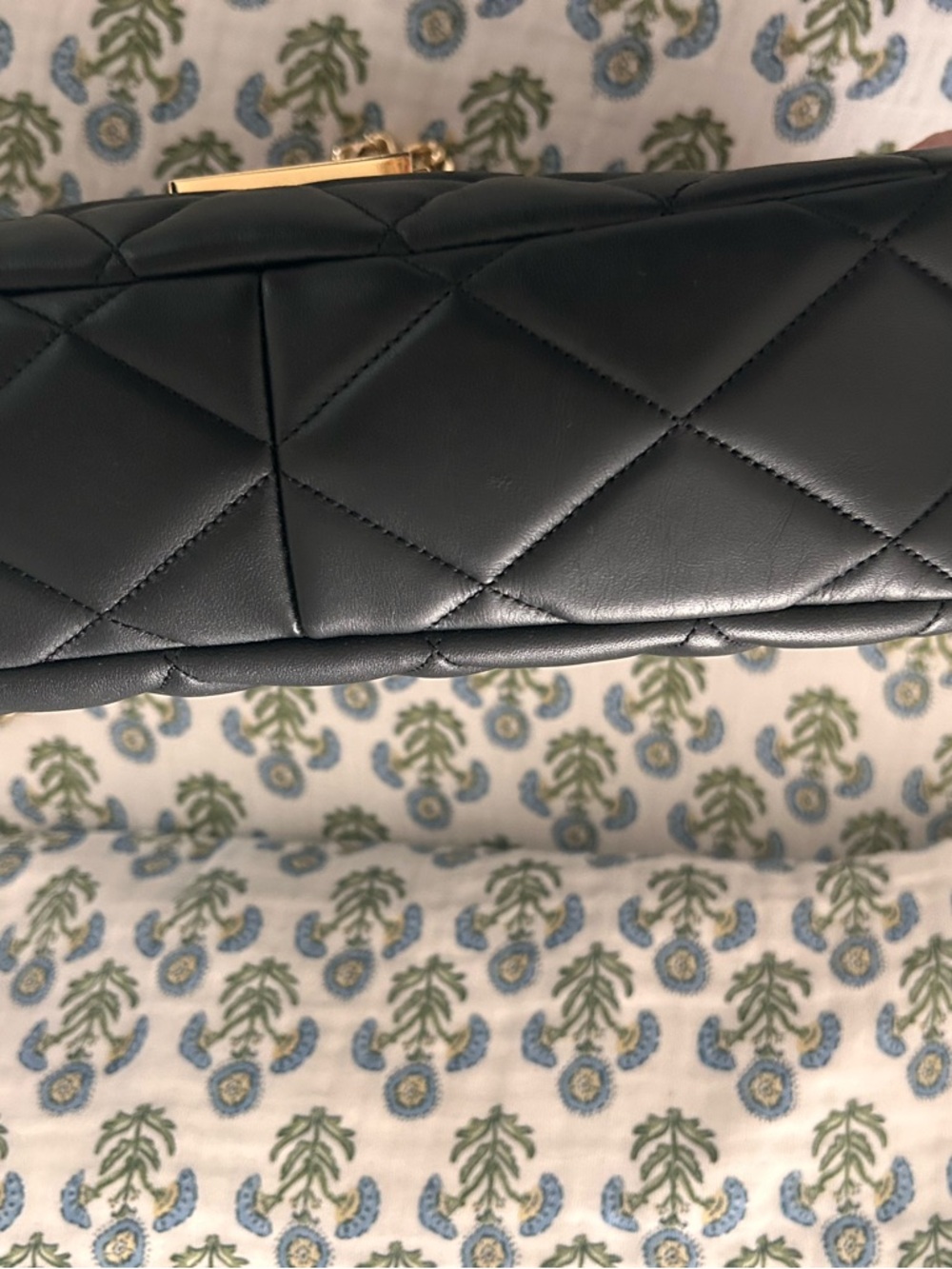 Kate Spade New York Women's Carey Smooth Leather Small Flap Quilted Shoulder Bag - Picture 8 of 9